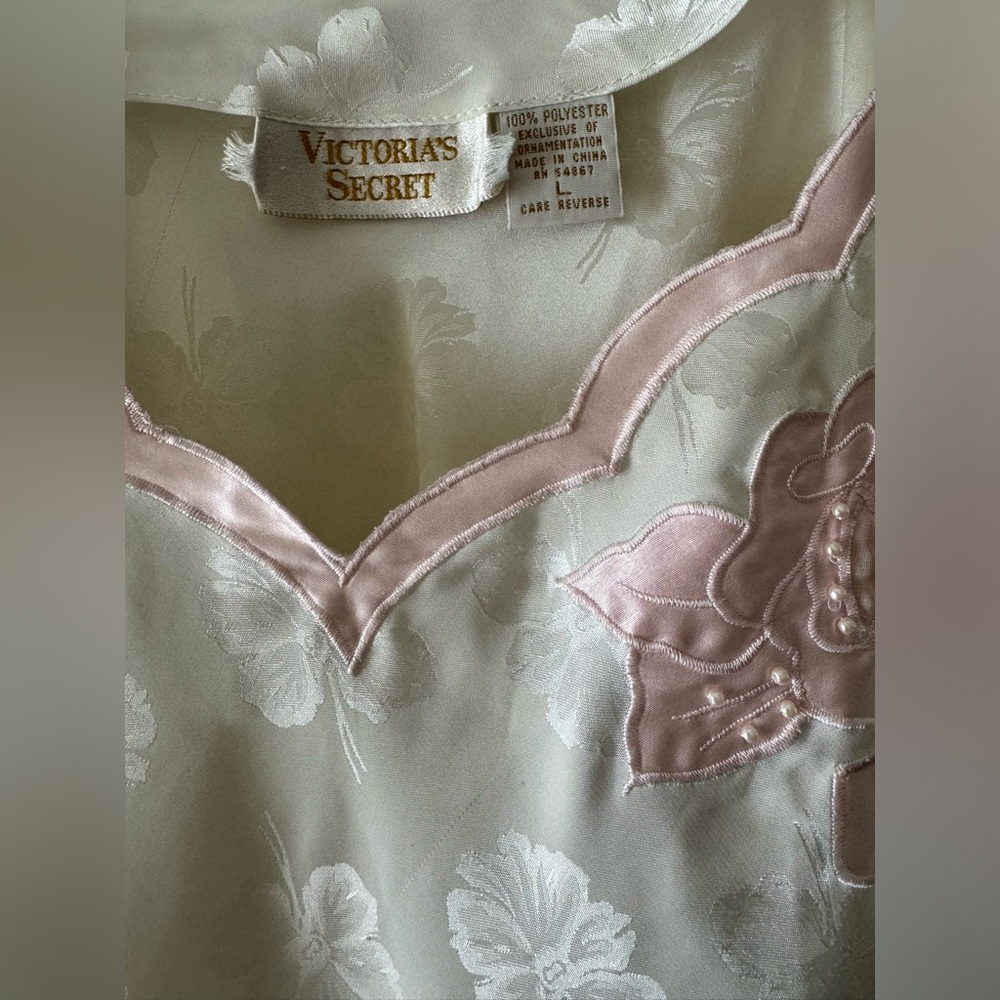 Vintage Victoria’s Secret Slip - Picture 2 of 3